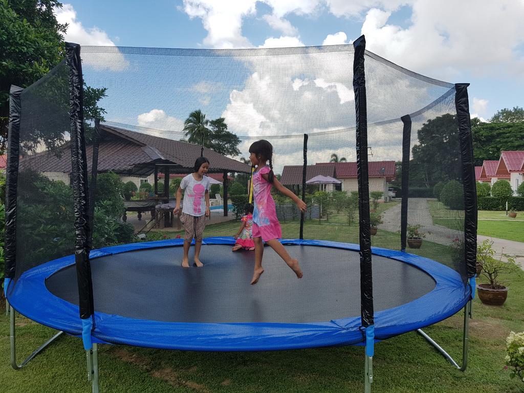Moon River Resort Ubon Ratchathani Exterior photo